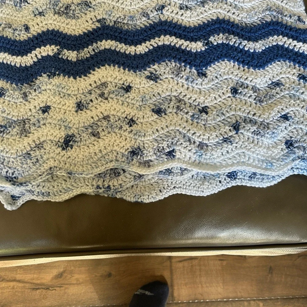 Lg Knitted Afghan / Throw Blanket Wave Pattern Mixed Blue White 45
